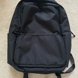 BNWT Lulu everywhere backpack in black
